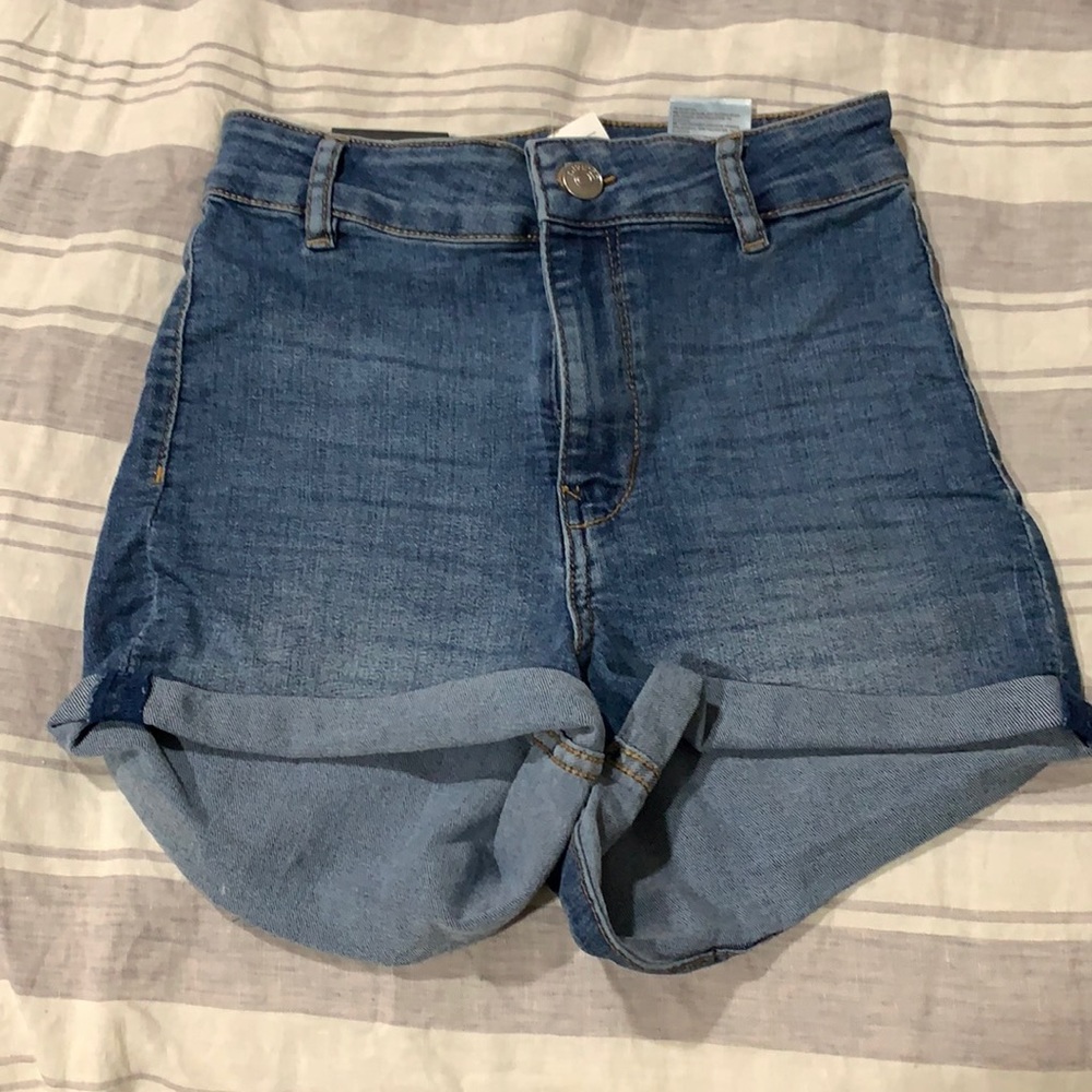 NWT high waisted shorts size 6